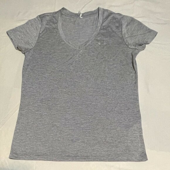 **BACK TO SCHOOL** Bundel of 3 Women's Under Armour S/S Shirts Sz Small **EUC** - Picture 4 of 4